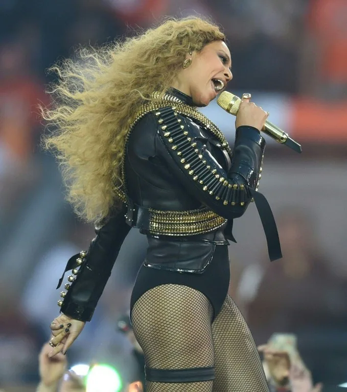 Beyonce performs during Super Bowl 50 between the Carolina Panthers and the Denver Broncos at Levi's Stadium in Santa Clara, California, on February 7, 2016. / AFP / TIMOTHY A. CLARY
