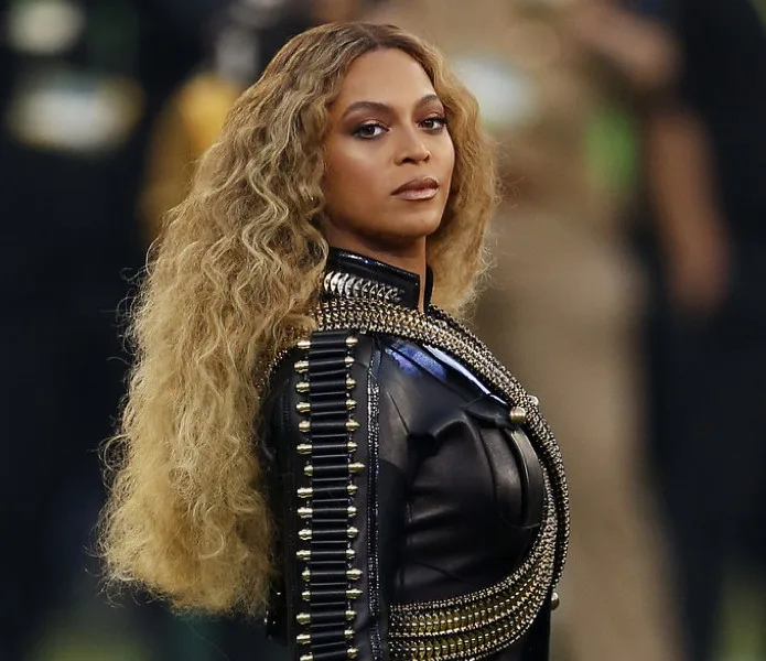 beyonce-katigoroun-gia-ratsismo-1