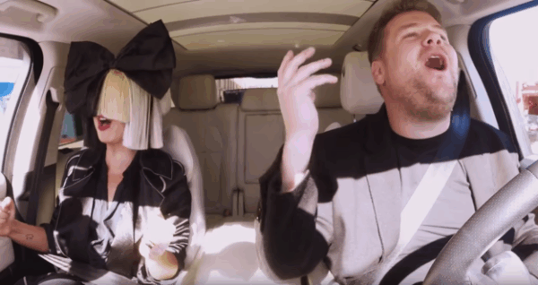 Το Carpool Karaoke της Sia στο αυτοκίνητο του James Corden ήταν καταπληκτικό!