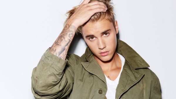 O Justin Bieber παραδέχεται πως προσπάθησε να καλύψει το tattoo που έχει με την Selena Gomez.