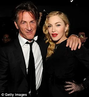 madonna_sean_penn_total_black_look_fee96