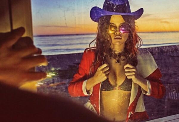 H νέα sexy φωτογράφηση της Selena Gomez που κολάζει