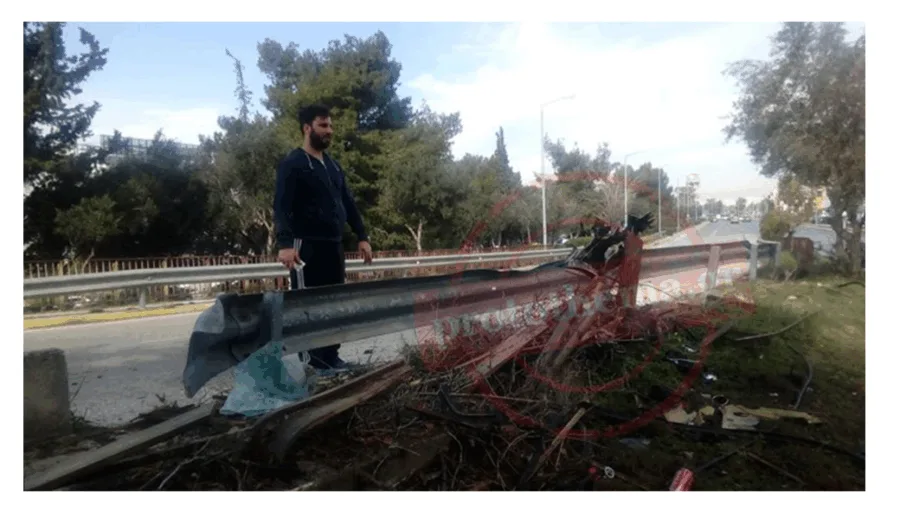 Ο αδερφός του Παντελή Παντελίδη στο σημείο του τροχαίου δυστυχήματος.