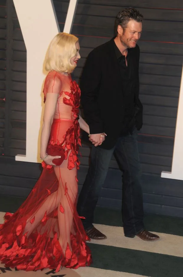 Gwen Stefani and Blake Shelton arrives to the 2016 Vanity Fair Oscar Party - Santa Monica