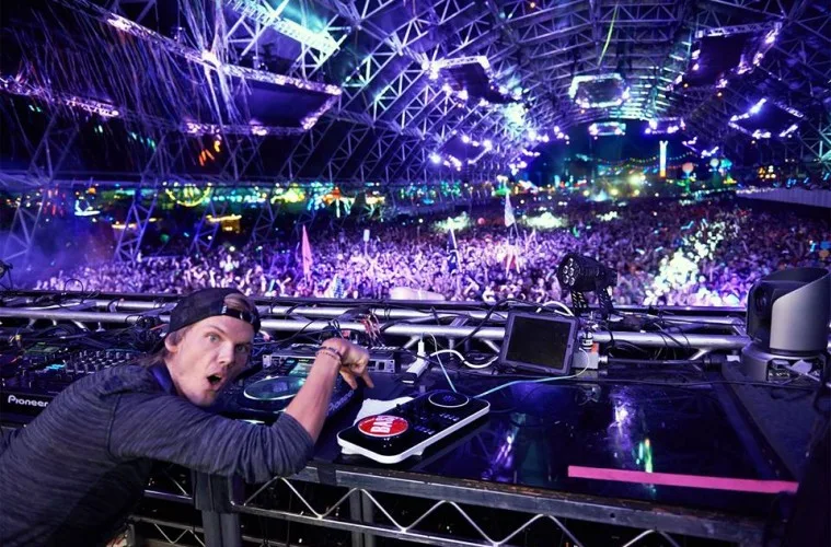 Avicii-Drop-The-Bass-photo-from-Aviciis-facebook-759x500