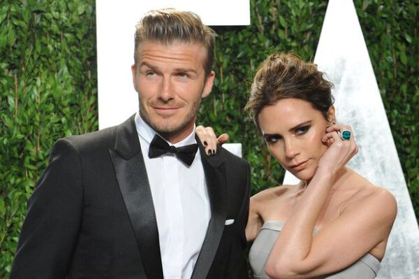 H οικογένεια Beckham στηρίζει την Ελλάδα!