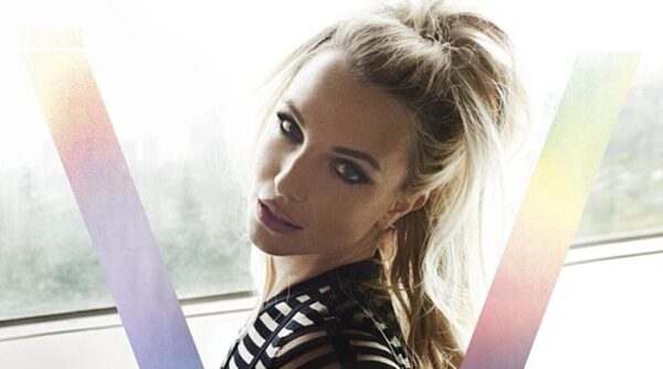 Britney εσύ είσαι στο εξώφυλλο;