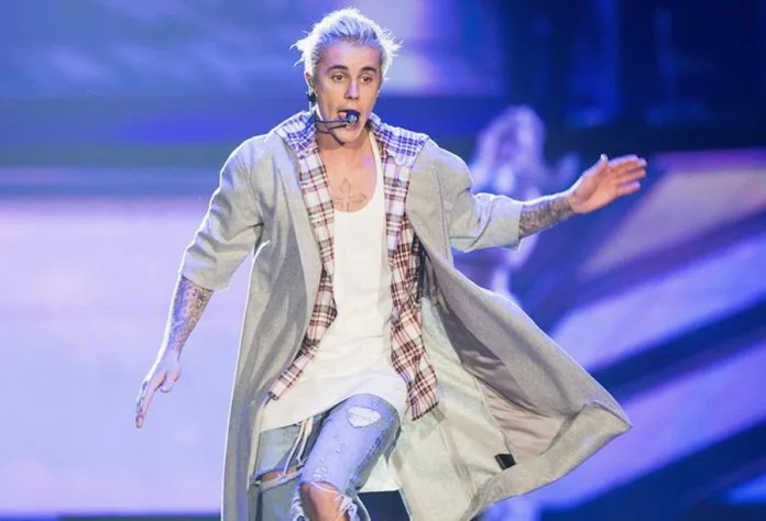 justin-bieber-opening-night-purpose-tour-2016-696x474