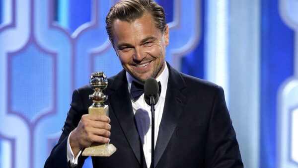 Ο Leonardo DiCaprio κέρδισε επιτέλους το Oscar, αλλά φεύγοντας ξέχασε να το πάρει!
