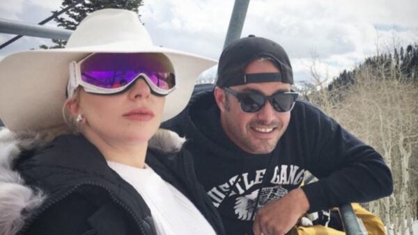 Η Lady Gaga στα χιόνια μαζί με τον σύντροφό της – Τι φόρεσε