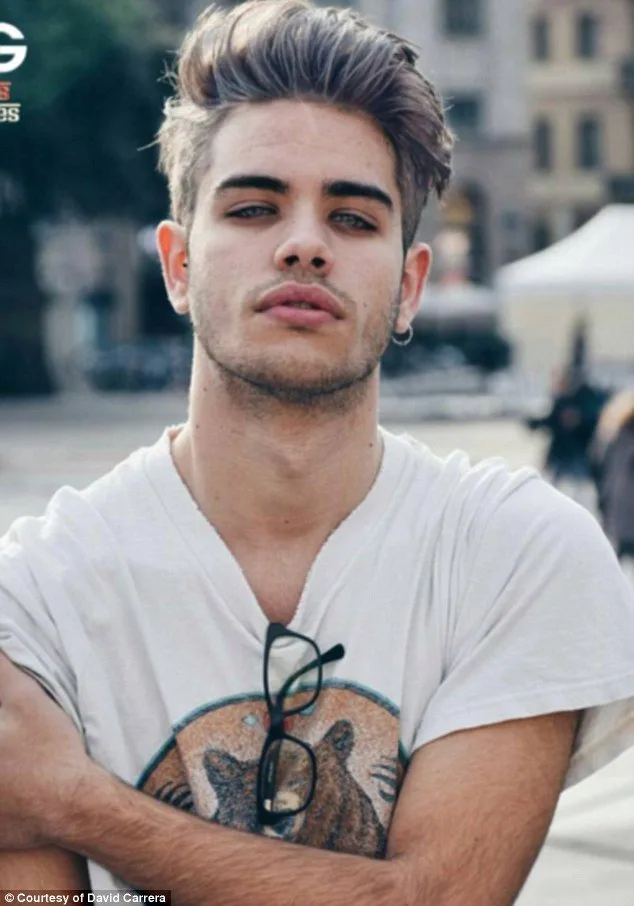 634x906x32E799C200000578-3526422-image-m-81_1459953743980.jpg.pagespeed.ic.WXHQnN4liD