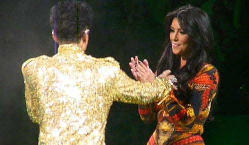 Όταν ο Prince έδιωξε απ’ τη σκηνή την Kim Kardashian! (video)