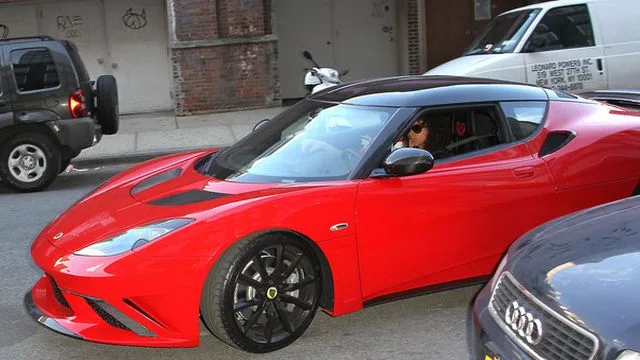 Alicia-Keys-Lotus-640