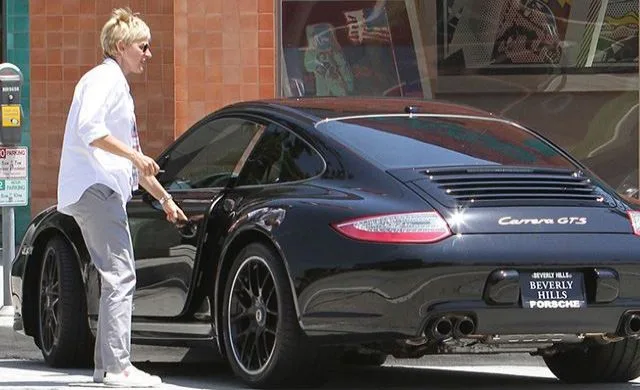 Ellen-DeGeneres-a640