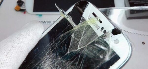 Έσπασε η οθόνη του Galaxy S7/edge, LG G5, HTC 10 ή iPhone 6s/Plus/SE σας; Επίσημες τιμές αλλαγής εδώ!