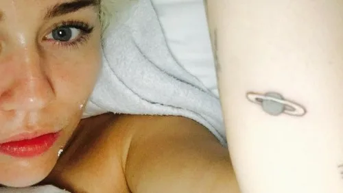990472_mileyjupiter