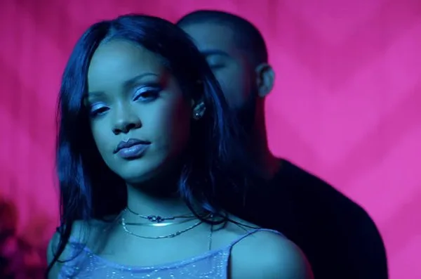 Η Rihanna και ο Drake σε πλάνο από το μουσικό βίντεο του τραγουδιού Work.
