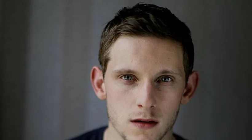 Ο ηθοποιός Jamie Bell σε κοντινό πορτρέτο.