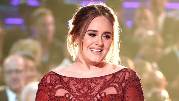 Η Adele ξεχνάει τα λόγια της και θα την αγαπήσεις… πολύ περισσότερο μόλις δεις την αντίδρασή της.