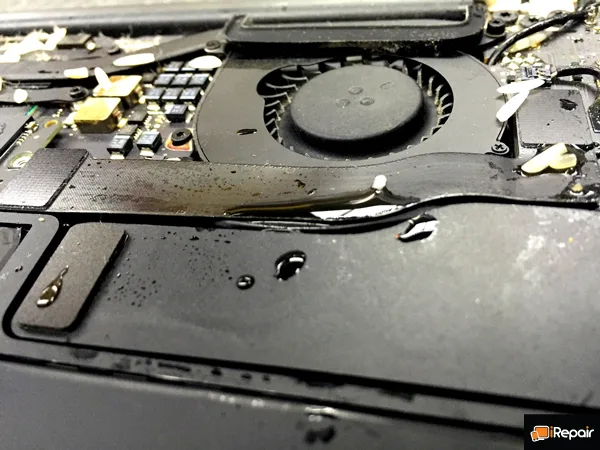 macbook_water_damage_iRepair-f
