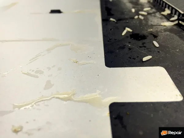 macbook_water_damage_iRepair-i