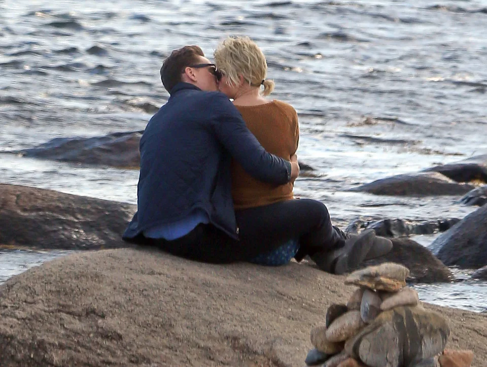 Taylor Swift was spotted with new love interest, British actor Tom Hiddleston. The two were spotted canoodling on the rocks along the beach in Westerly, RI. In between kissing the two posed for many selfies. Hiddleston, almost 10 years older than Swift, w