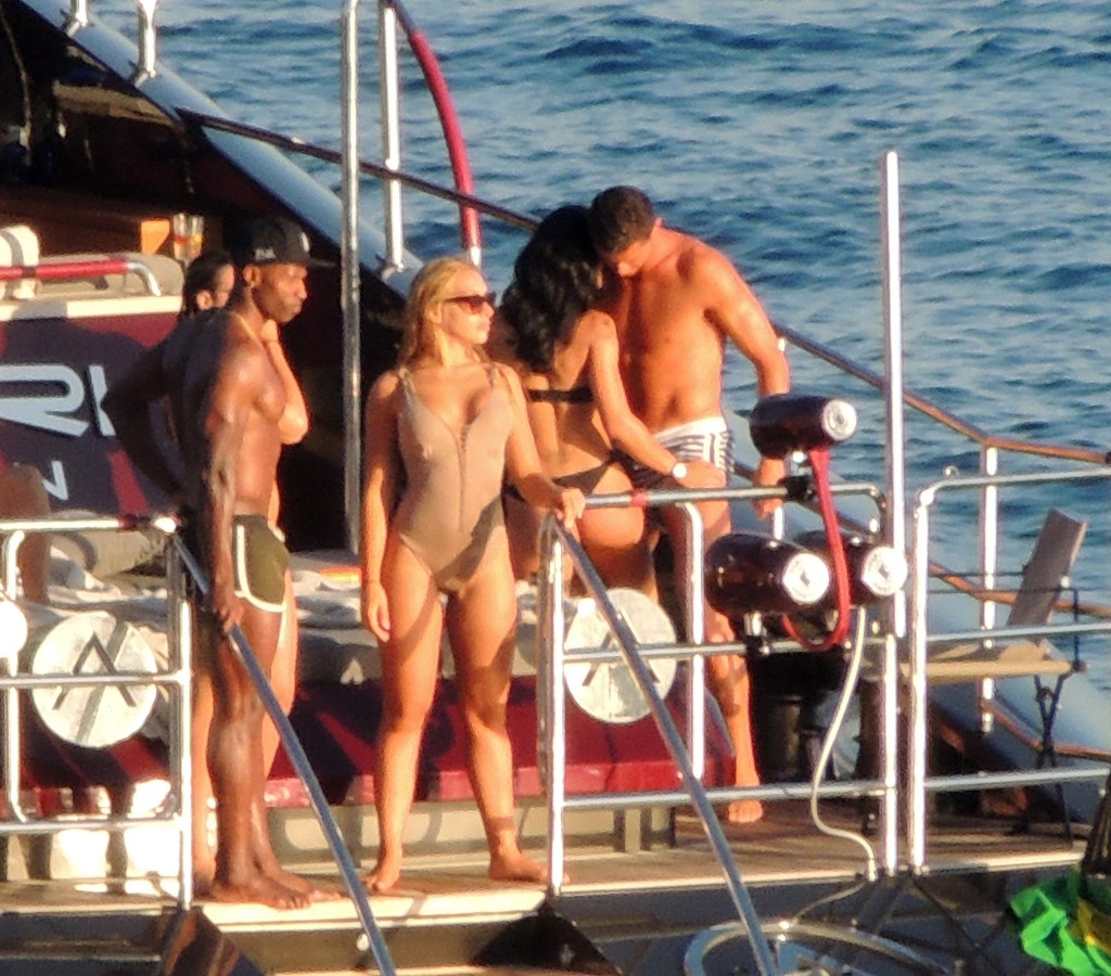 EXCLUSIVE: Cristiano Ronaldo enjoys the sun the ocean and the company of some female friends as the Real Madrid Supper Star is seen aboard a boat in Ibiza Spain Pictured: cristiano ronaldo and girls Ref: SPL1294677 030616 EXCLUSIVE Picture by: Silvia & Sergio / Splash News Splash News and Pictures Los Angeles: 310-821-2666 New York: 212-619-2666 London: 870-934-2666 photodesk@splashnews.com 