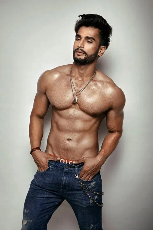 1037552_Rohit_Khandelwal_Body