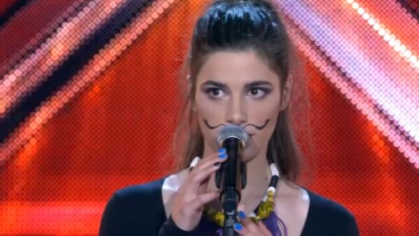 Τι κι αν την κράζουν; Η Νωαίνα από το X – Factor ανέβασε κι άλλη φωτογραφία με οπίσθια στο Facebook.