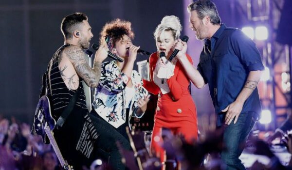 H έναρξη του αμερικανικού The Voice θα σε κάνει να ανατριχιάσεις