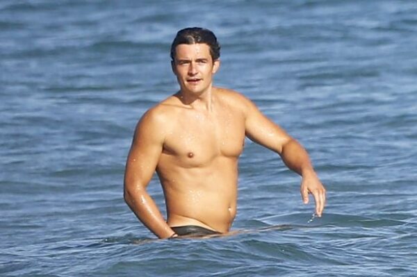 Ο Orlando Bloom τελείως γυμνός ξανά!