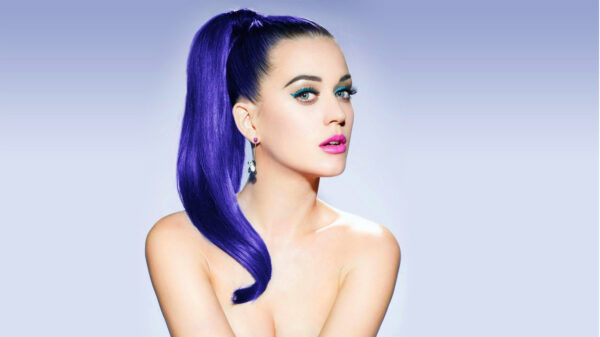 Η Katy Perry αποφάσισε να κάνει ποδήλατo, αλλά είχε πολύ αέρα. Δείτε τι έπαθε!