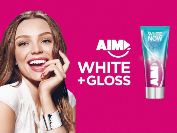 Η νέα AIM White Now Glossy Chic είναι το απόλυτο must have του καλοκαιριού!