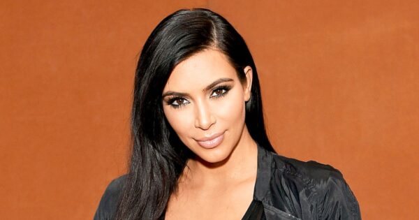 Ολοκληρώθηκε επιτυχώς η μεταμόρφωση της Kim Kardashian σε ροδάκινο.