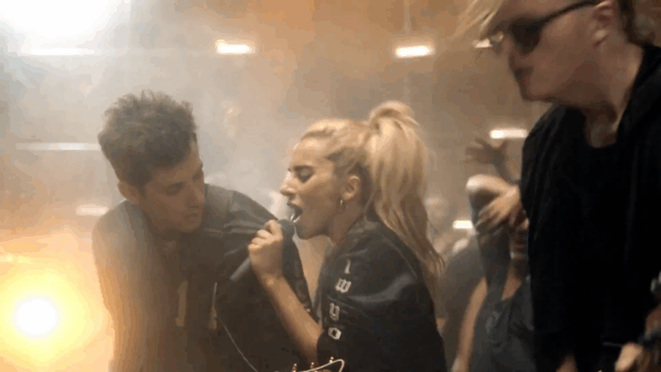 Πιο απλή από ποτέ η Lady Gaga στο καινούργιο της Video Clip για το Perfect Illusion!