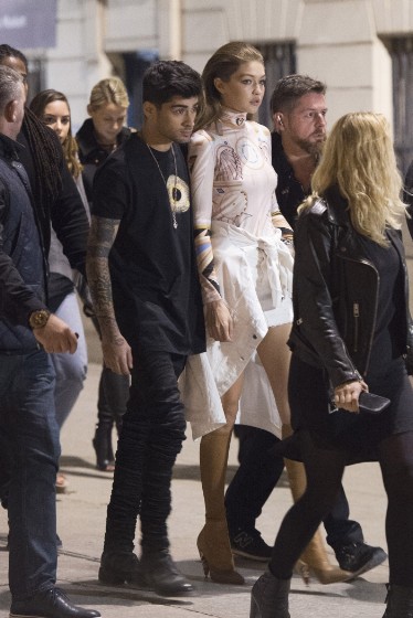 Με κινητό… φρούριο η Gigi Hadid και ο Zayn Malik στο Παρίσι μετά τη ληστεία της Kim Kardashian! (video)