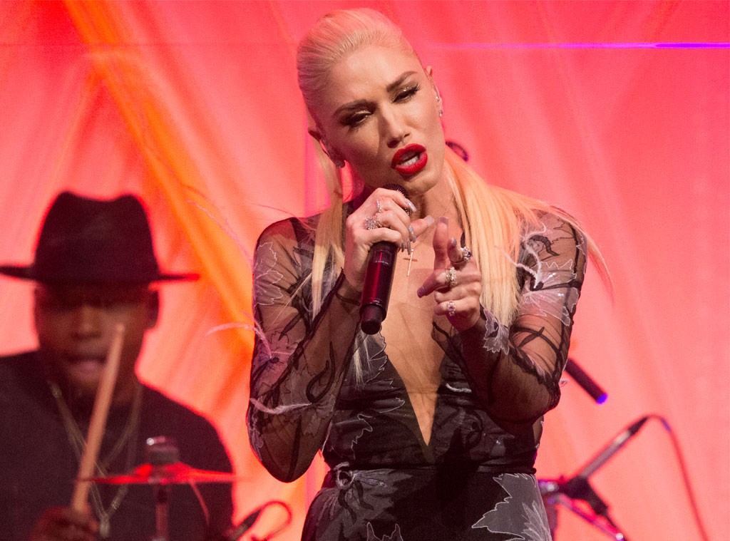 gwen stefanie sings