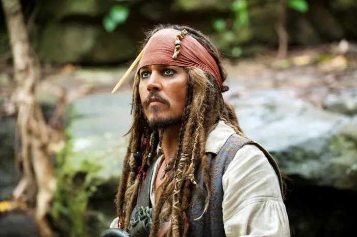 Ο Johnny Depp ως Jack Sparrow στην ταινία Οι Πειρατές της Καραϊβικής.