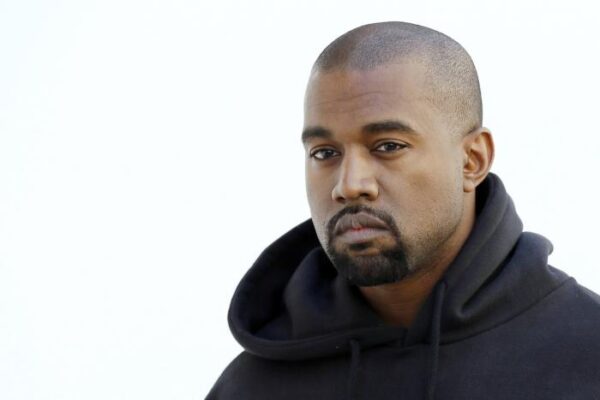 O Kanye West υποστήριξε σε συναυλία του τον Trump. Δείτε την αντίδραση του κοινού!