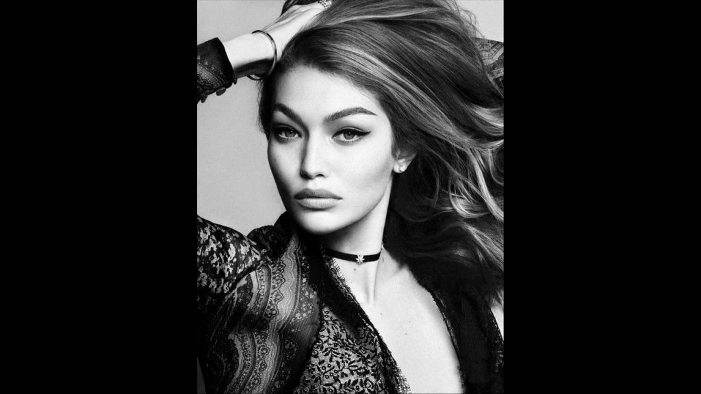 Gigi-Hadid-Vogue-Japan-2016-Cover-Photoshoot09