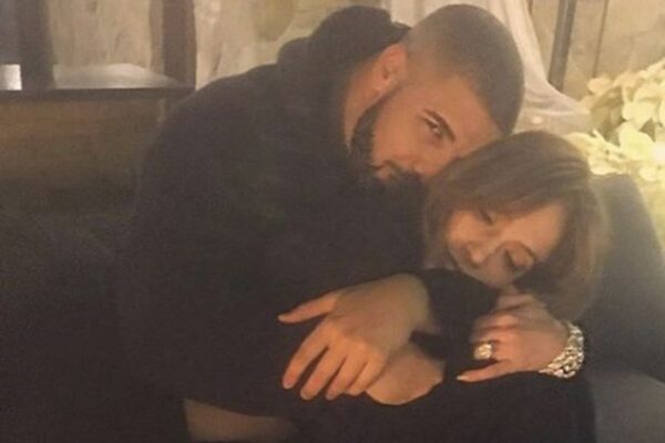 Jennifer Lopez και Drake χορεύουν και φιλιούνται στην πρώτη τους εμφάνιση ως ζευγάρι
