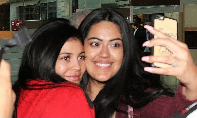 kylie-jenner-pop-up-store-120916