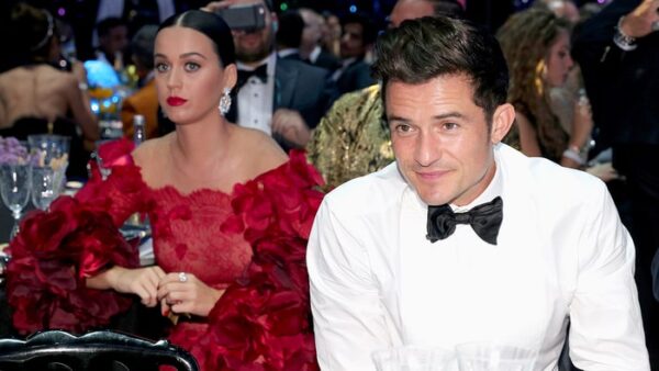 Orlando Bloom και Katy Perry πασαλείφονται με σαντιγί και γιορτάζουν μαζί τα Χριστούγεννα