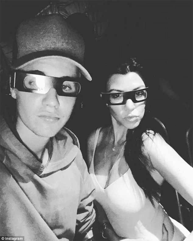 3C2872AE00000578-4122474-Fling_or_friends_Kourtney_s_late_night_rendezvous_with_the_tatto-a-4_1484556293770