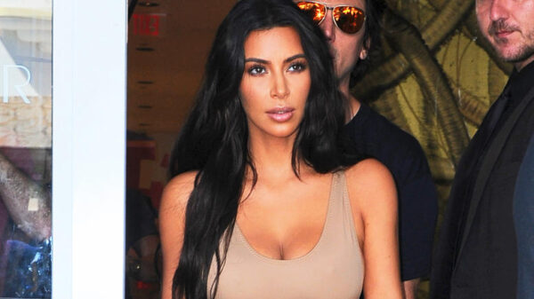 Η Kim Kardashian μας συστήνει τον νέο της εαυτό, χωρίς ίχνος μακιγιάζ
