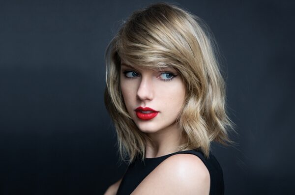 MADThrowback: Ποιος είχε ρίξει άκυρο στην Taylor Swift σαν σήμερα πριν 3 χρόνια;