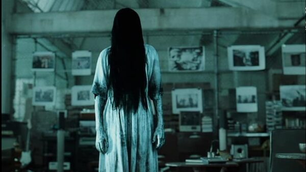 Δείτε πώς μοιάζει η Samara από το The Ring στην πραγματική ζωή.