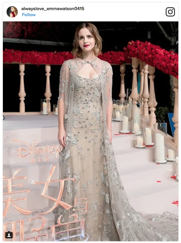 Η Emma Watson με εντυπωσιακή τουαλέτα σε πρεμιέρα ταινίας στη Σανγκάη.