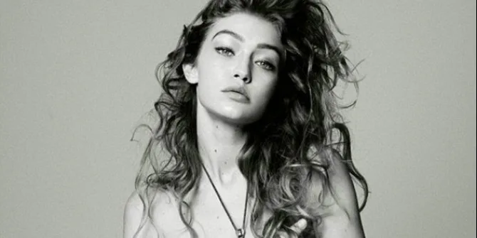 Η Gigi Hadid σε ασπρόμαυρη καλλιτεχνική φωτογράφιση για το περιοδικό Love.