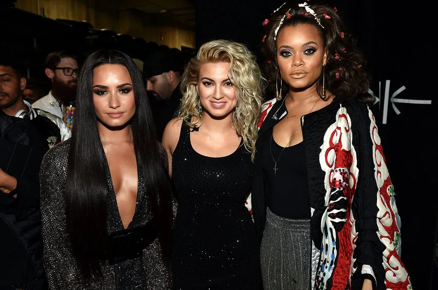 Τρεις τραγουδίστριες στα βραβεία Grammys